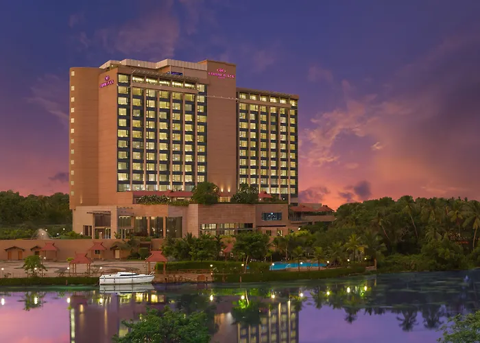 Crowne Plaza Kochi By Ihg Hotel