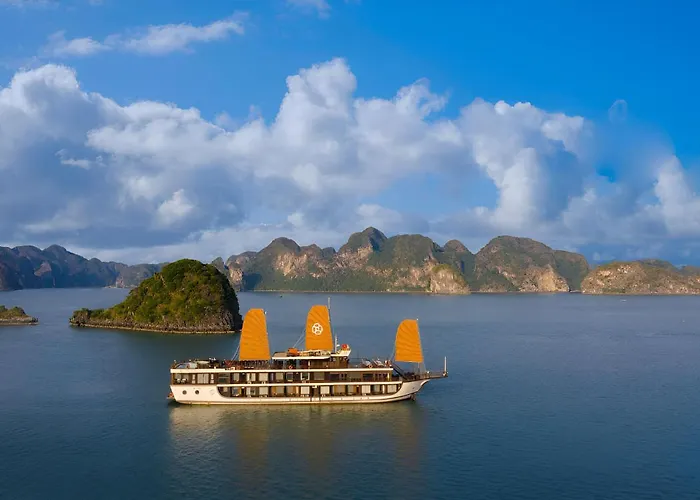 Golden Moon Suite Hotel & Travel Hanoi