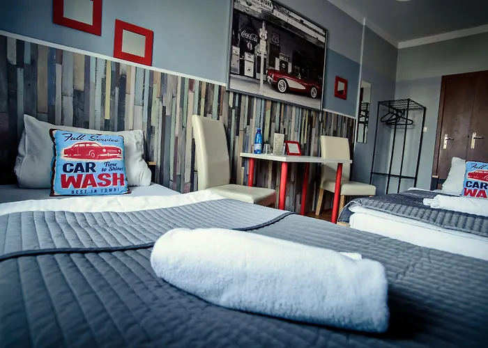 Explorer B&B Old Town Rooms & Apartment #Don'T Be A Tourist, Be An Explorer! Poznan