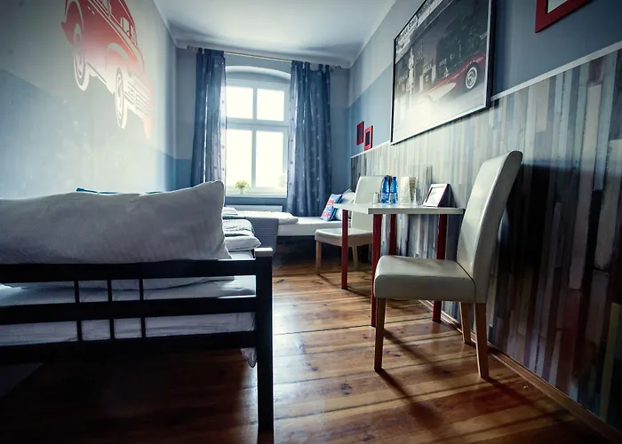 Explorer B&B Old Town Rooms & Apartment #Don'T Be A Tourist, Be An Explorer! Poznan