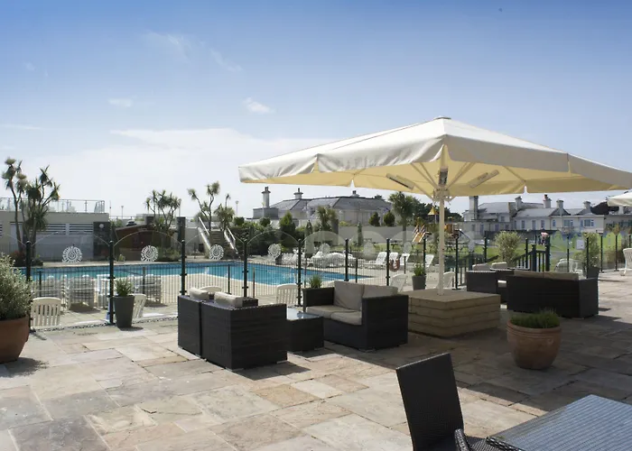 Tlh Carlton Hotel - Tlh Leisure, Entertainment And Spa Resort Torquay