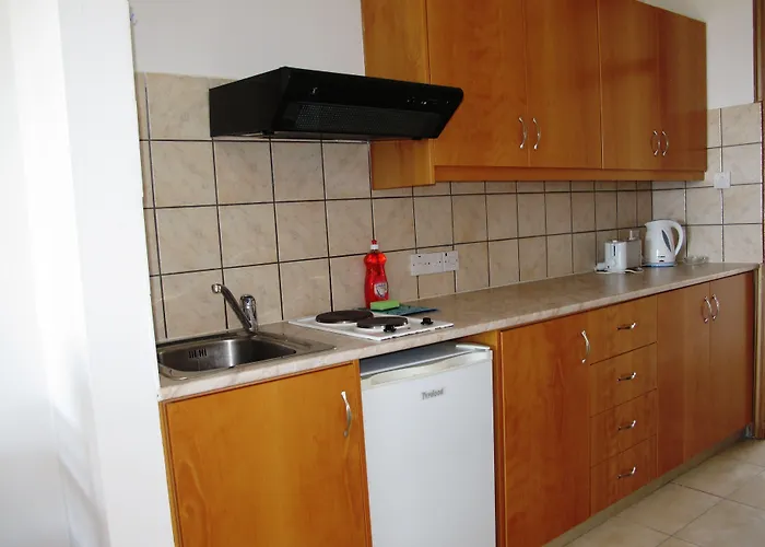 Sun Hall Beach Hotel Apartments Larnaca