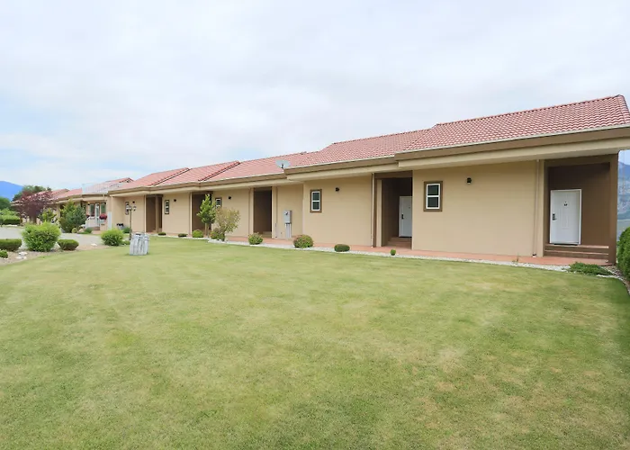 Shiraz Villa Osoyoos