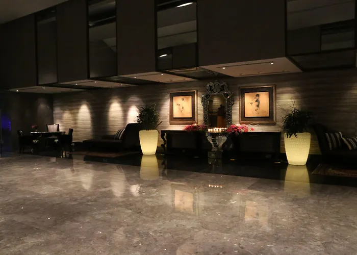 The Lalit Great Eastern Kolkata Hotel