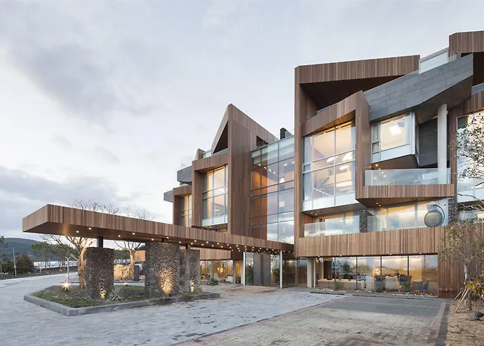 Bayhill Pool & Villa Seogwipo