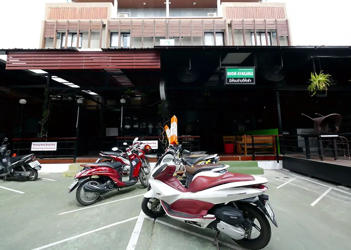 Basic Line Hotel @ Loikroh Chiang Mai