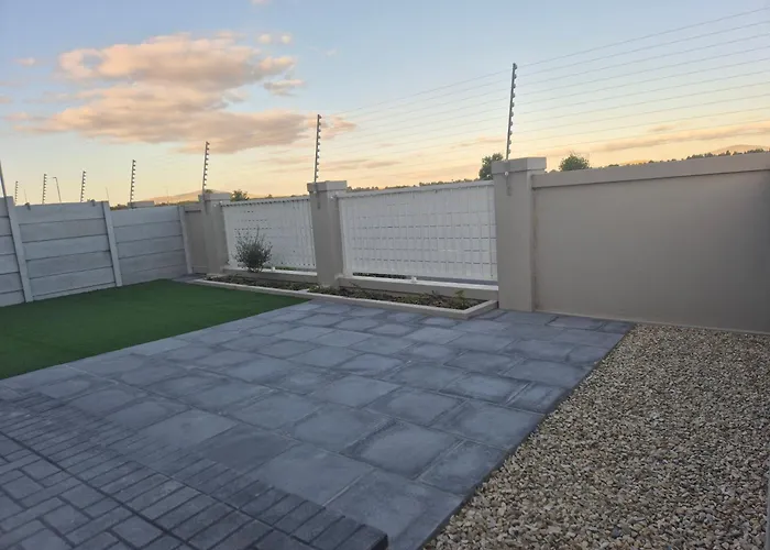 Elegant, Spotless 2 Bed For Enchanted Stays Cape Town