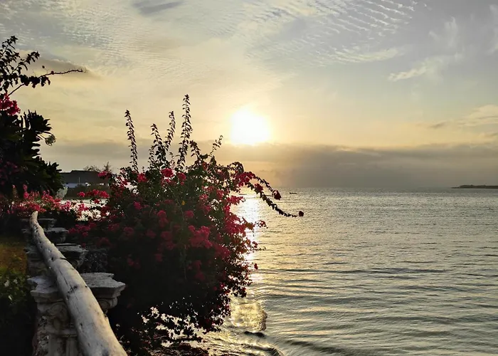 Malcom Ocean View Retreat Hotel Pongwe