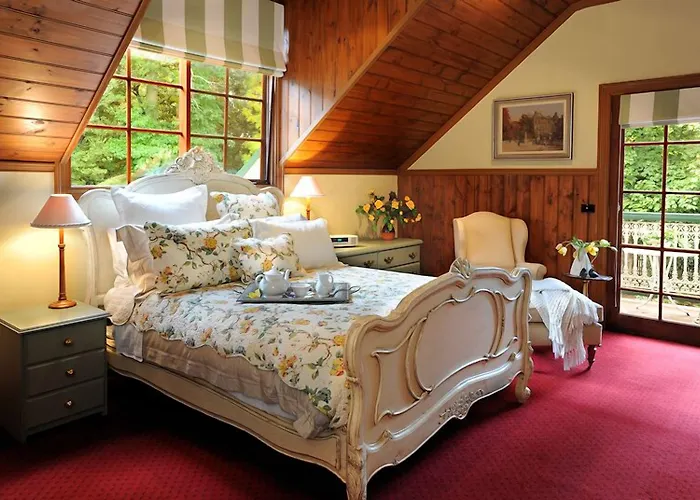 Mary Cards Coach House Bed & Breakfast Olinda