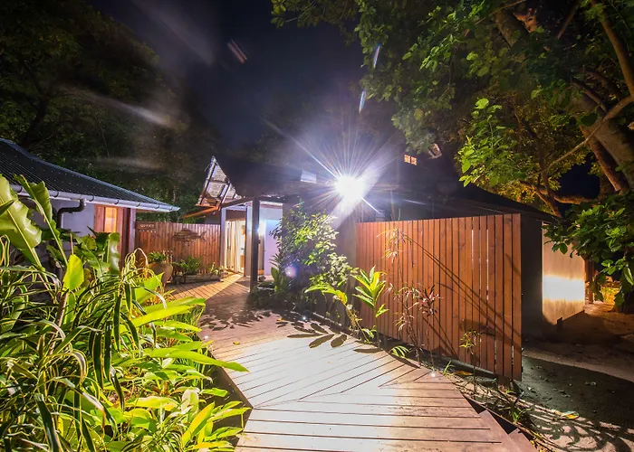 Barrier Beach Resort (Adults Only) Luganville