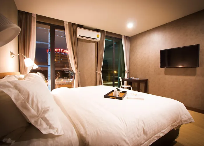 C U Inn Bangkok