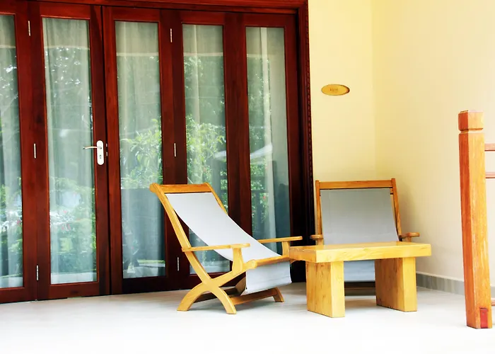 Pirogue Lodge Baie Sainte Anne