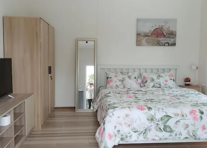 B&N House Apartment Nai Yang