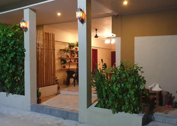 Dhiffushi Tourist Hotel