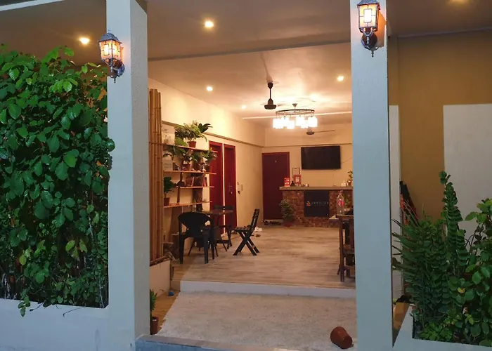 Dhiffushi Tourist Hotel