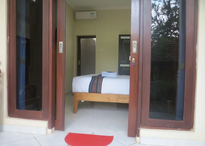 Sari Buana Bed & Breakfast Kuta 