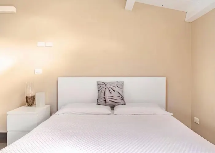 Nais Old Town Charme Apartment Catania