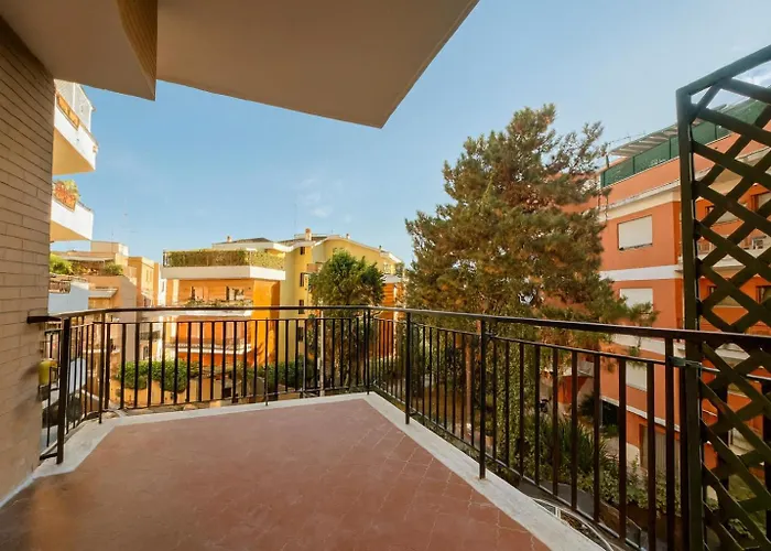5 Min From Bus Stop- Wi-Fi & Relax-