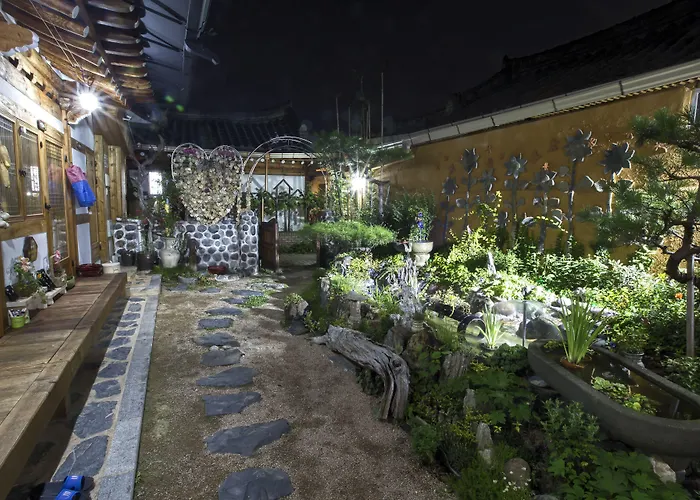 Happiness Full Hanok Guesthouse Jeonju