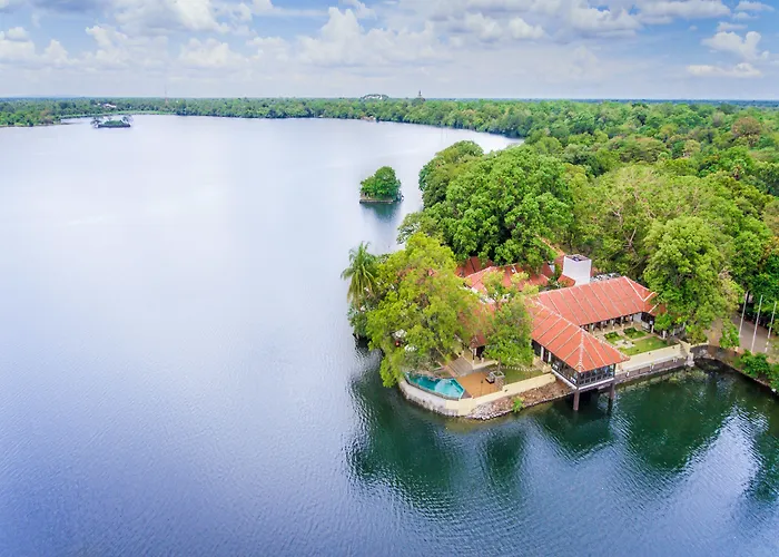 Ekho Lake House - From Colonial Bungalow To Royal Retreat Polonnaruwa