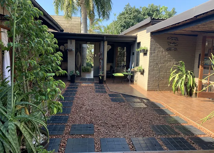 Ama Zulu Guesthouse & Safaris Hluhluwe