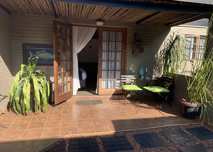 Ama Zulu Guesthouse & Safaris Hluhluwe