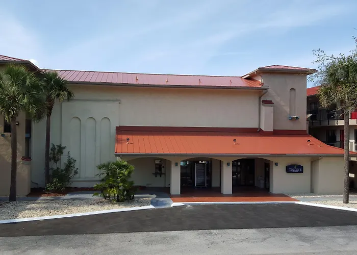 Tricove Inn & Suites Jacksonville