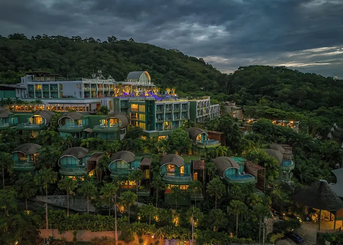 Crest Resort & Pool Villas Patong