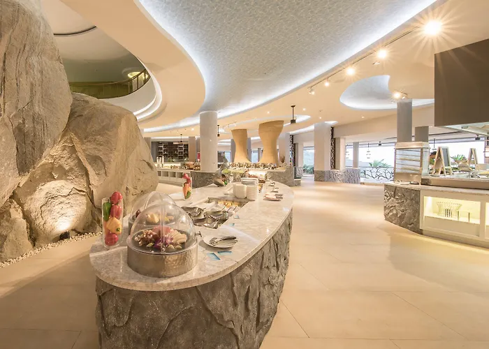 Crest Resort & Pool Villas Patong