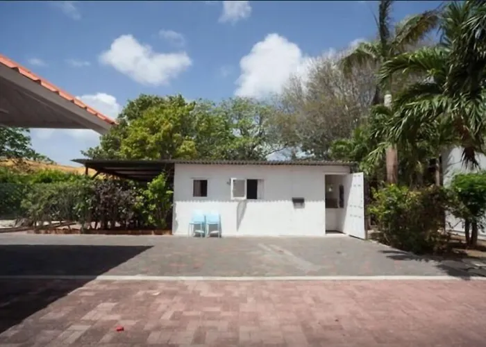Palm Trees Apartments Willemstad