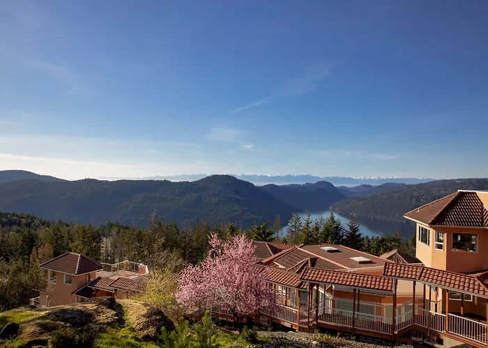 Villa Eyrie Resort Malahat