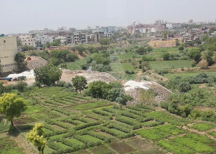 Hotel Savi Regency Jaipur