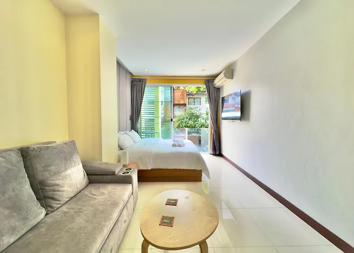 Nookhouse Cafe & Guesthouse Chiang Mai