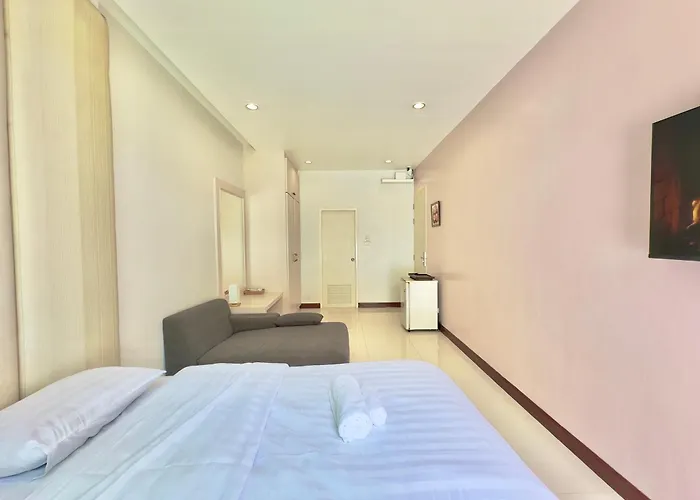 Nookhouse Cafe & Guesthouse Chiang Mai