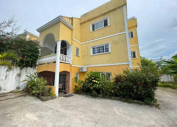 Hideaway Cozy Place With Patio Ocho Rios