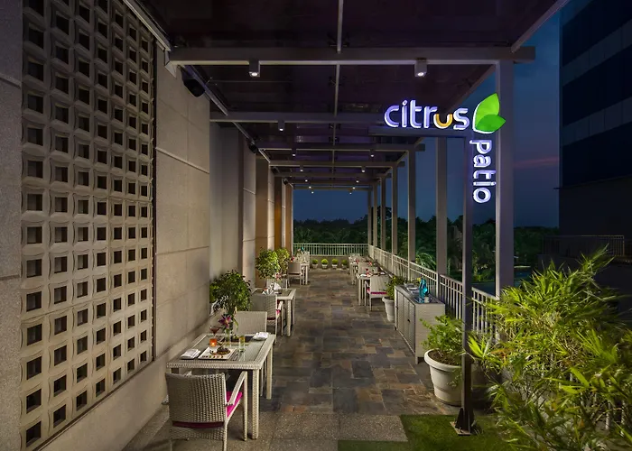Sandal Suites By Lemon Tree Hotels Noida