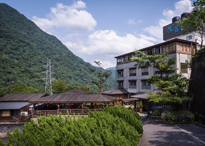 Wulai Sunglyu Hot Spring Resort