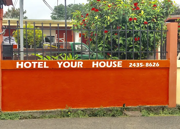 Hotel Your House Santiago Este