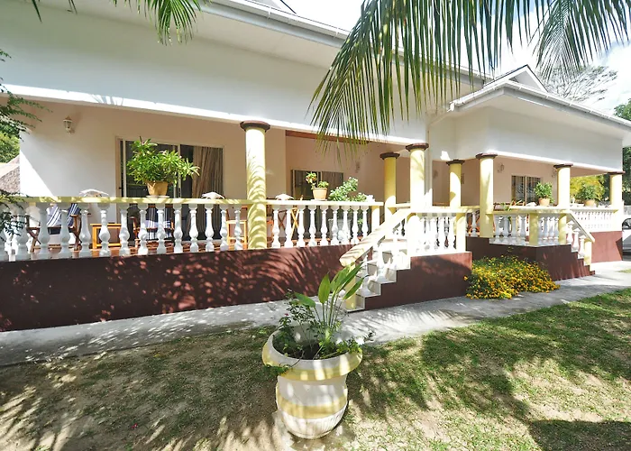 Acquario Guesthouse Anse Volbert Village 