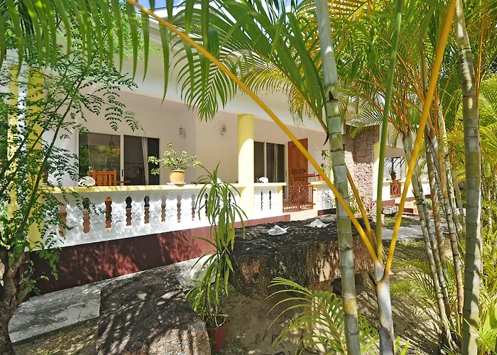 Acquario Guesthouse Anse Volbert Village 