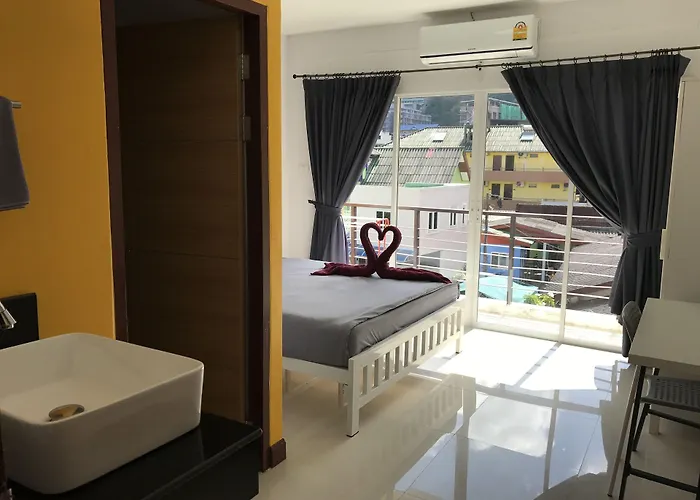 Bedbox Guesthouse And Hostel Patong