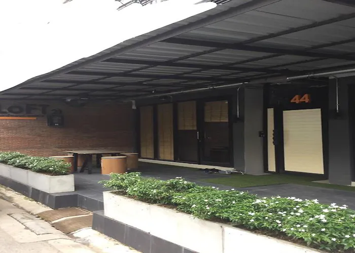 Loft 21 Apartment Romklao Bangkok
