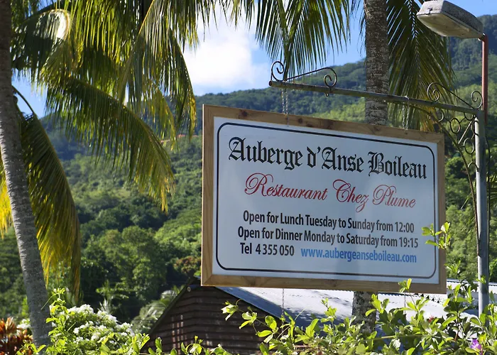 Auberge D'Anse Boileau & Restaurant Chez Plume