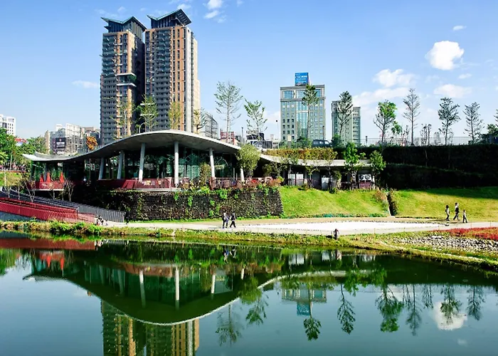 Fengjia Love I Hostel Taichung