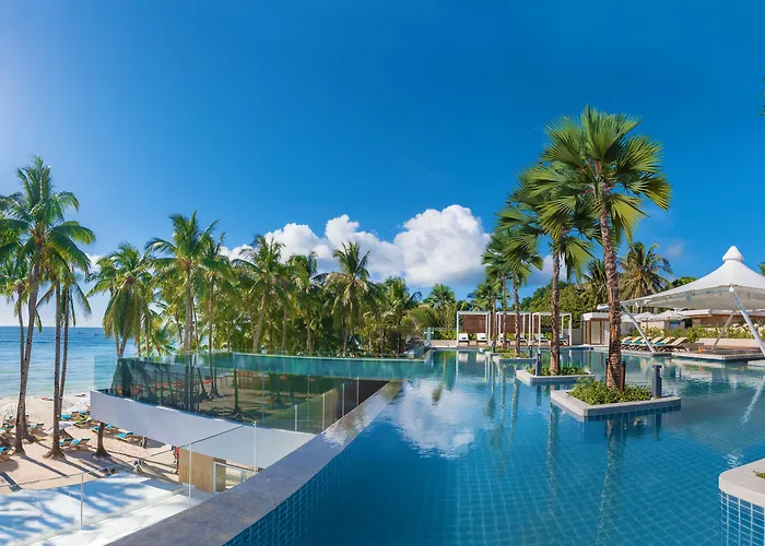 Henann Crystal Sands Resort Balabag 