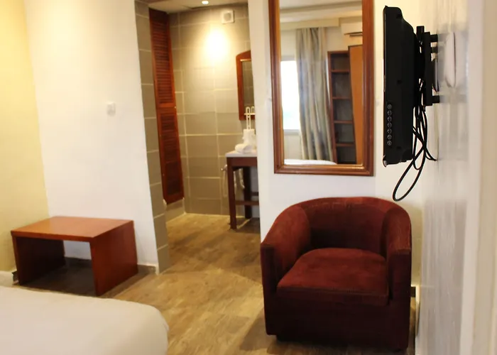 Lewat Hotel Douala