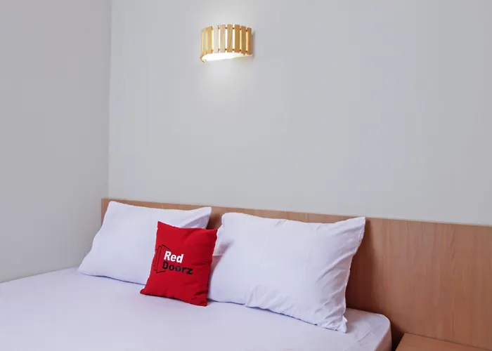 Reddoorz @ Raya Kelapa Dua Hotel Jakarta