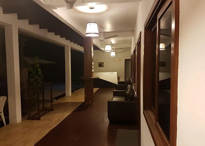 Surf Deck Hotel Thulusdhoo