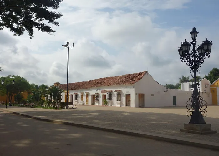 La Casa Amarilla Bed & Breakfast Mompos