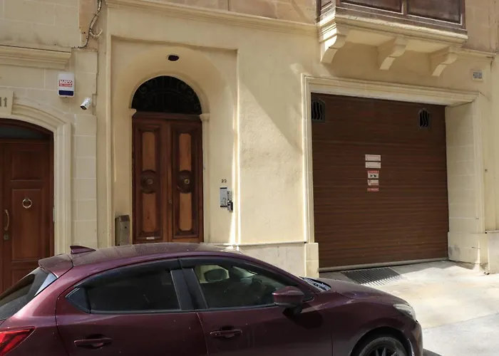 Candid Aura Private Room In Shared Apartment Sliema Basement Apartment Gzira
